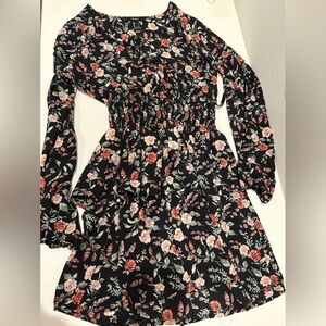 Forever 21 v-neck floral dress- size small